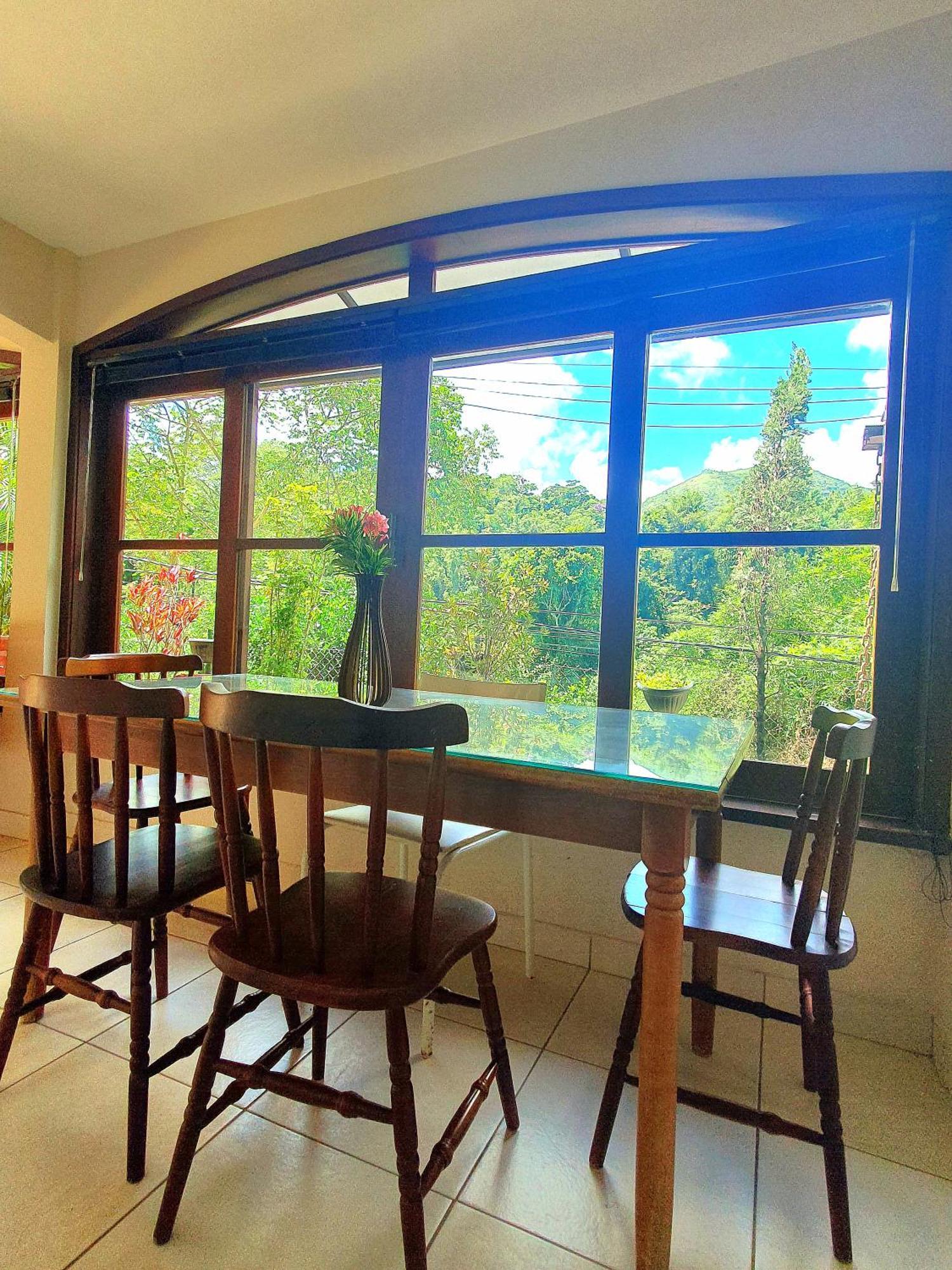 Aconchego De Itaipava - Casa De 3 Quartos, Equipada, Area Kids, Jacuzzi, Pet Friendly, Churrasqueira, Em Meio A Natureza E Proximo Ao Centro Do Bairro Petrópolis Екстериор снимка