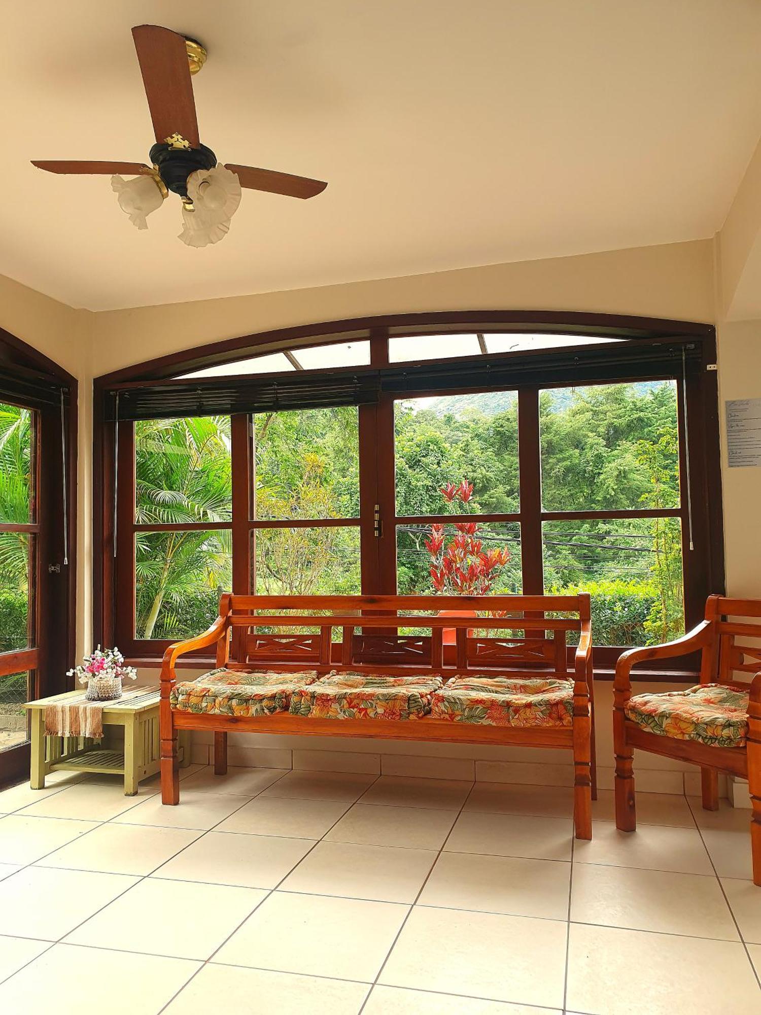 Aconchego De Itaipava - Casa De 3 Quartos, Equipada, Area Kids, Jacuzzi, Pet Friendly, Churrasqueira, Em Meio A Natureza E Proximo Ao Centro Do Bairro Petrópolis Екстериор снимка