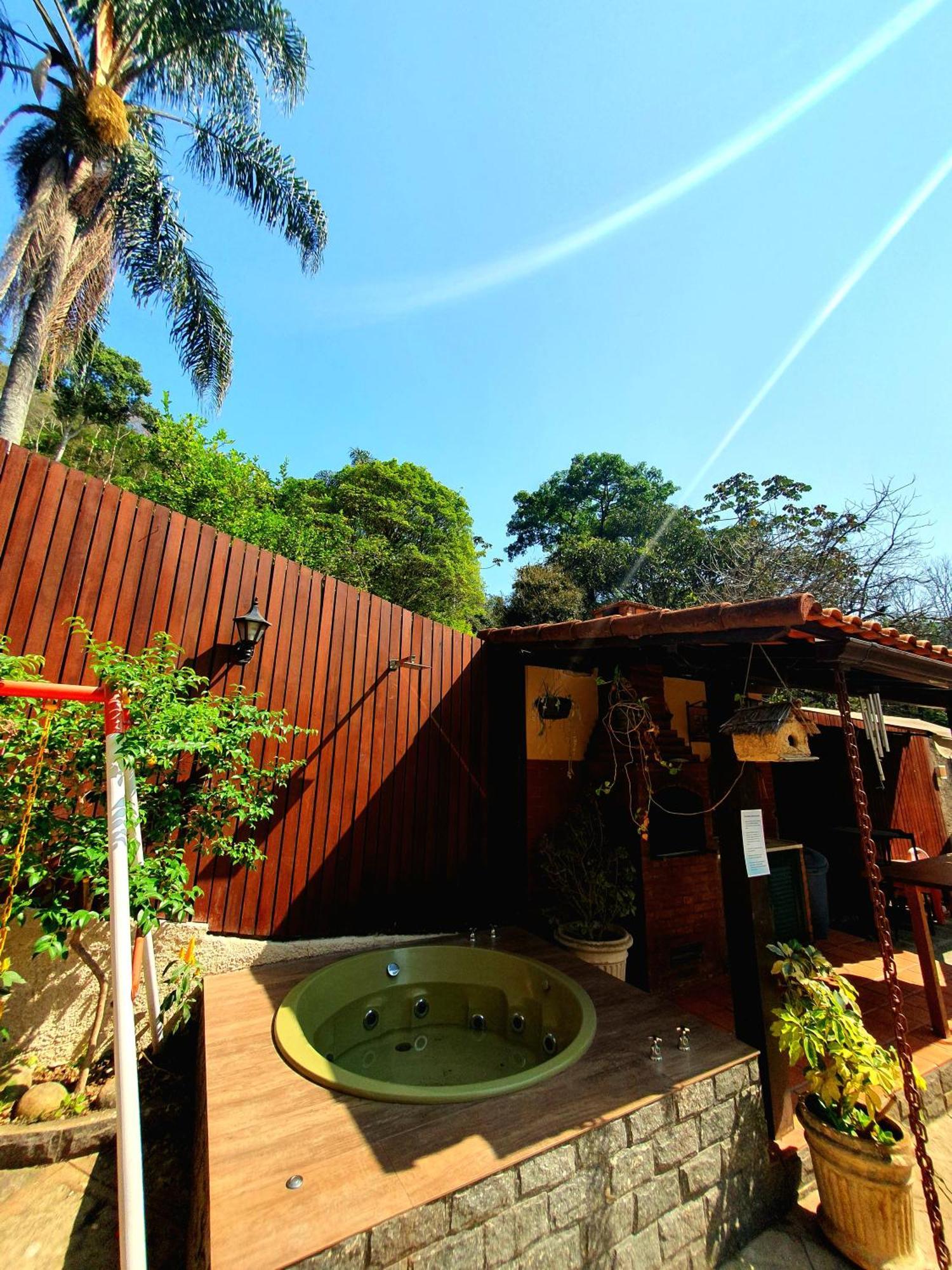 Aconchego De Itaipava - Casa De 3 Quartos, Equipada, Area Kids, Jacuzzi, Pet Friendly, Churrasqueira, Em Meio A Natureza E Proximo Ao Centro Do Bairro Petrópolis Екстериор снимка